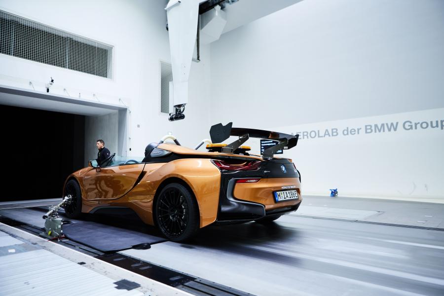 Детали создания BMW i8 Roadster Formula E Safety Car (I15) 2019 года  (фото 27 из 58)